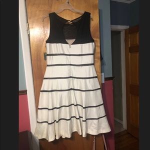 Beautiful black and cream dress!